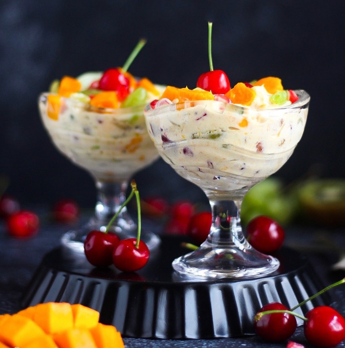 Seasonal fruit & cream